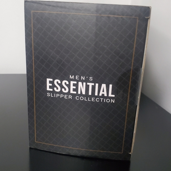 Men’s Essential Slipper Collection Brand new In Box size 10-11 Large - Picture 5 of 8